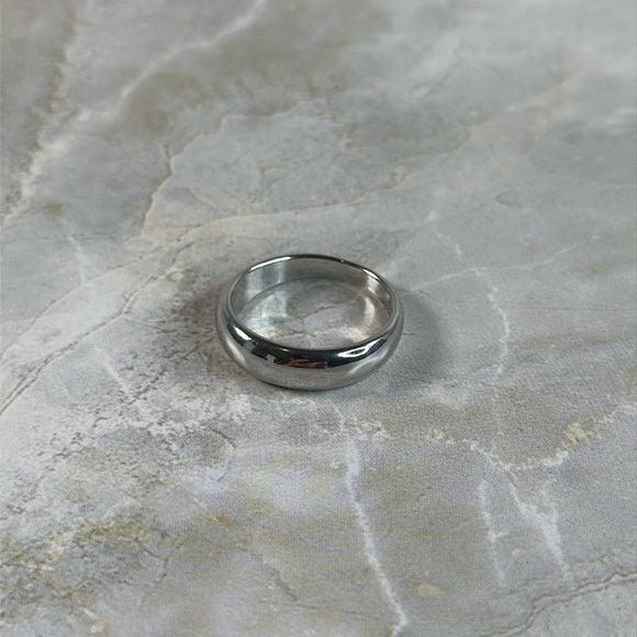 Silver Ring - Picture 3 of 6